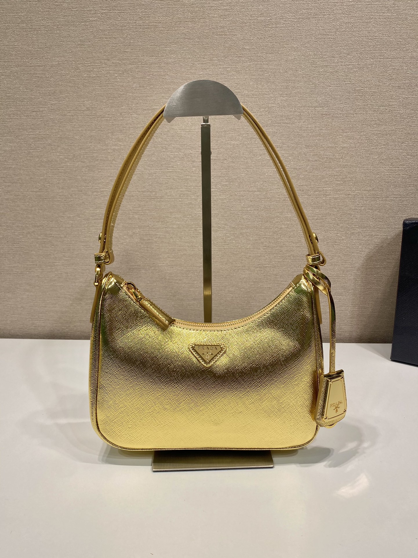 Prada_Nylon_1BC204B_Hobo